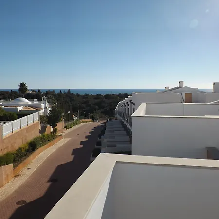 Ocean View Residences 假日公园 4*