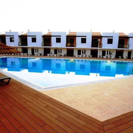 Ocean View Residences 假日公园