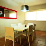 Ocean View Residences 假日公园 4*