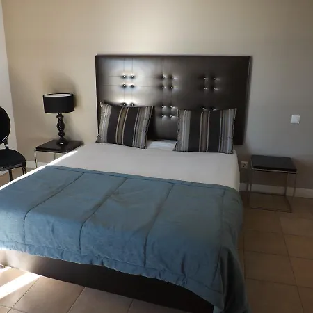 פארק נופש Ocean View Residences אלבופיירה