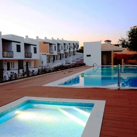 Ocean View Residences 4* אלבופיירה